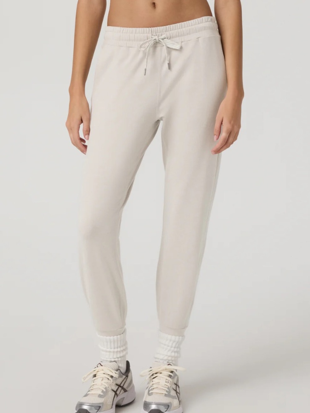 Vuori | Performance joggers in ecru heather